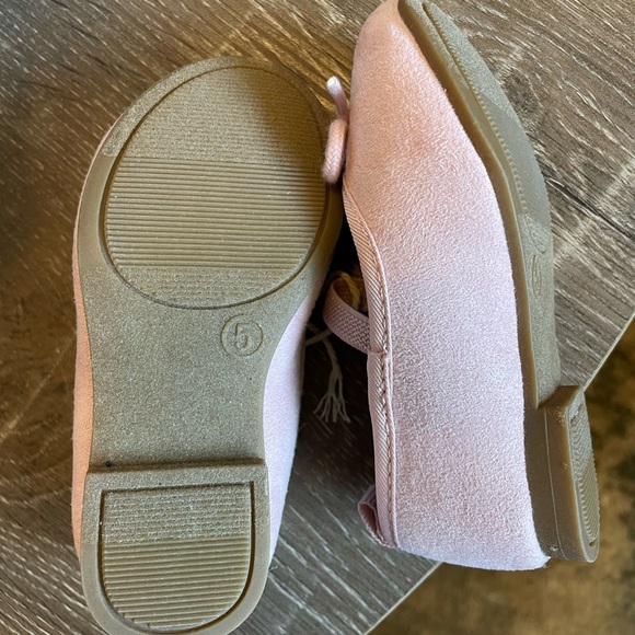 Baby GAP, Toddler Ballet Flats, Pink Size 5, Elastic Band, Faux Bow Detail - Picture 7 of 7